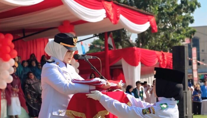 Camat Kuok Tuai Pujian, Upacara HUT RI ke-81 Sukses Digelar, Anak Berprestasi Ikut Diganjar Penghargaan