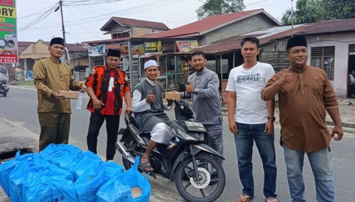 Bukan Sekadar Organisasi, KOTI MPC Pemuda Pancasila Pekanbaru Rutin Berbagi 150 Nasi Kotak